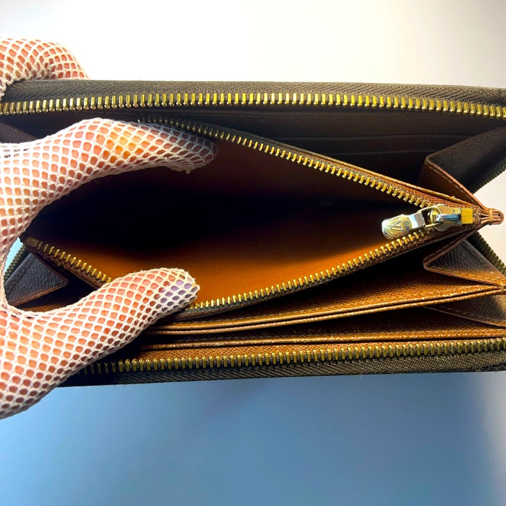 Louis Vuitton Zippy Wallet